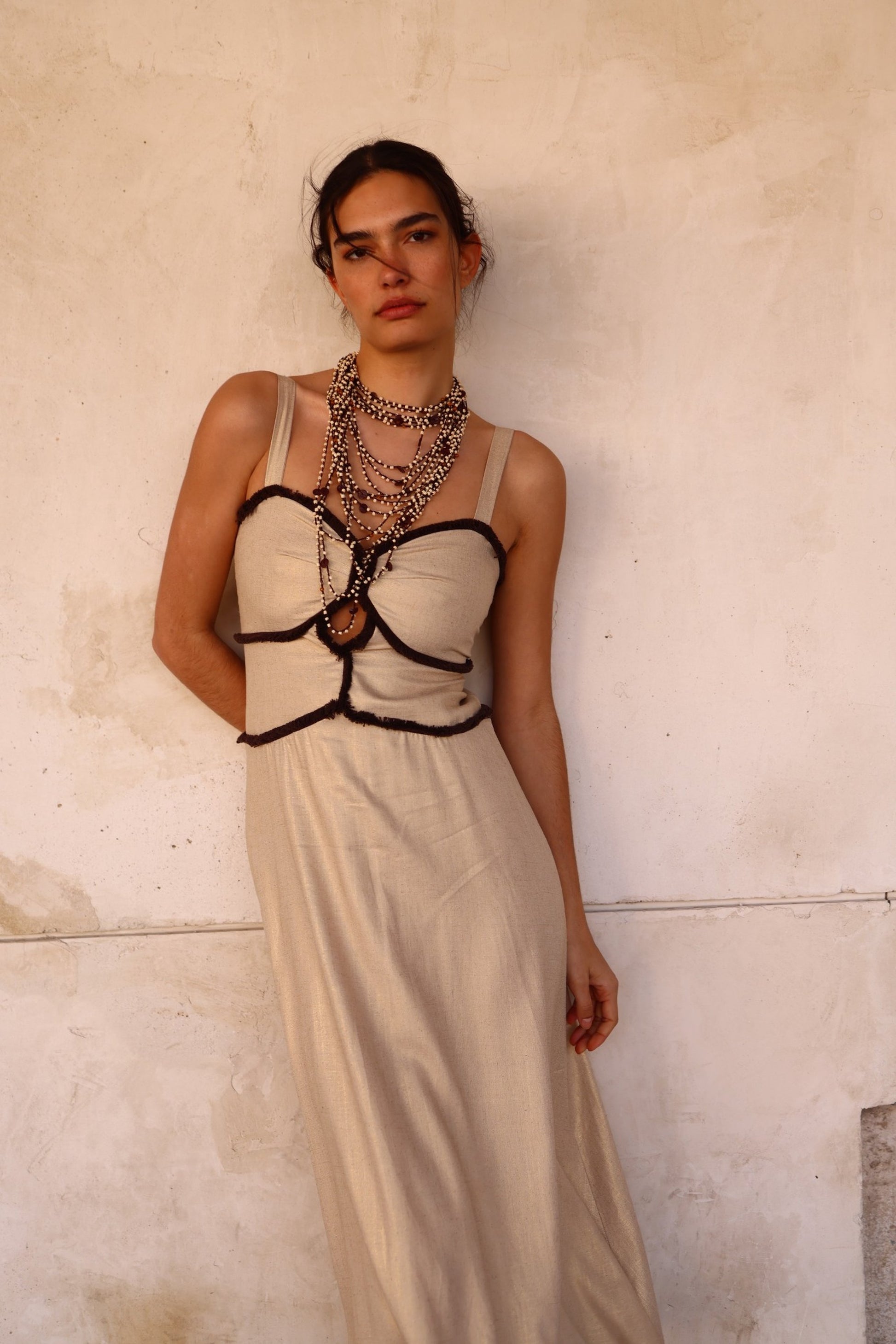 Vestido Arena de lino beige look completo mujer