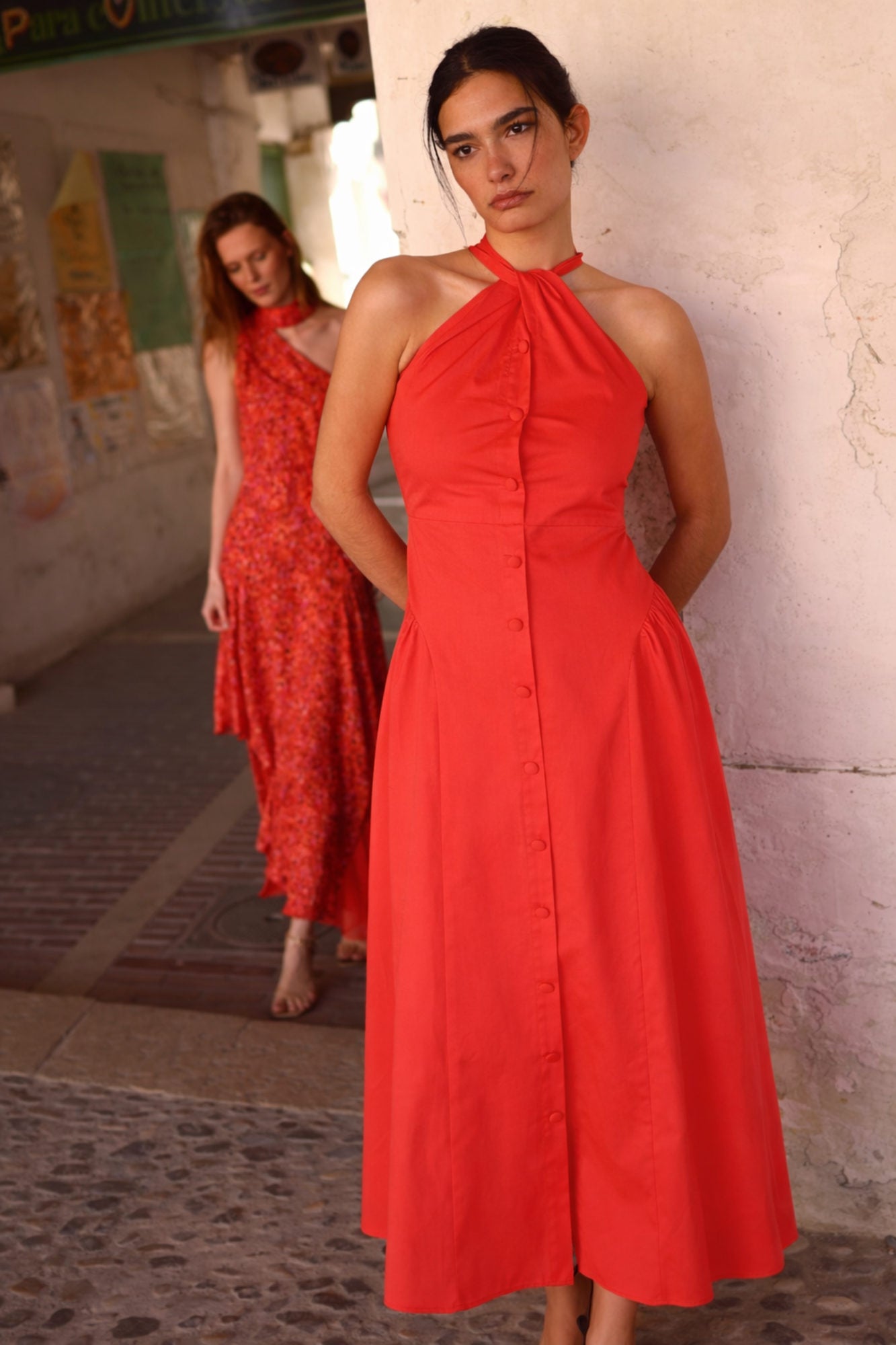 Detalle del vestido Duna coral de algodón